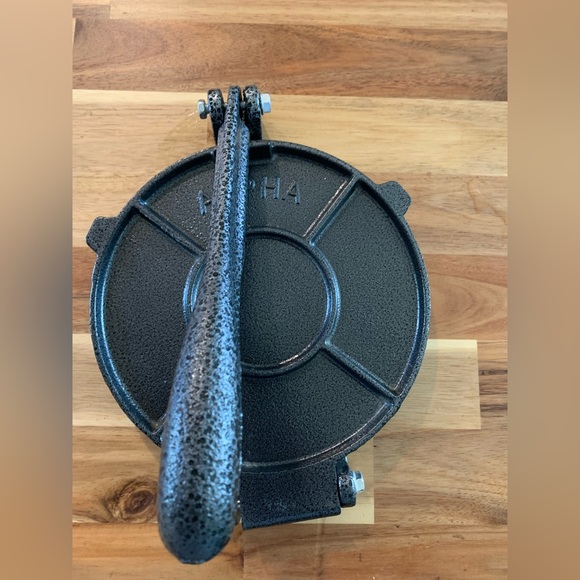 Alpha Living Cast Iron Tortilla Press |New with box|NWOT - Picture 5 of 7